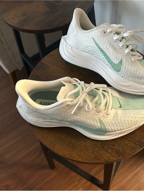 Nike Shoes - Nike Women White and Mint Running Sneakers